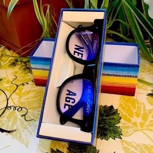 NWT/box Caddis 3.0 black square readers.